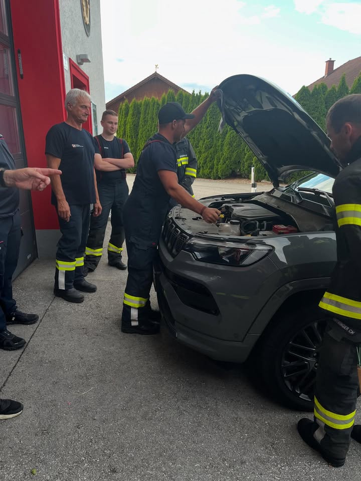 🧯  Strom statt Sprit – Einsatzwissen für E-Fahrzeuge🔧🔋